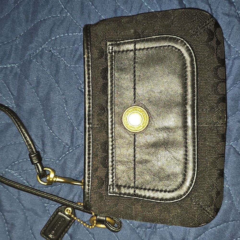 Coach Signature Wristlet Black